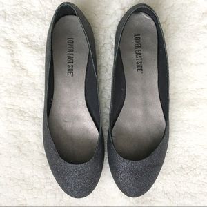 Gunmetal Grey Glitter flats, size 8, EUC 🚭